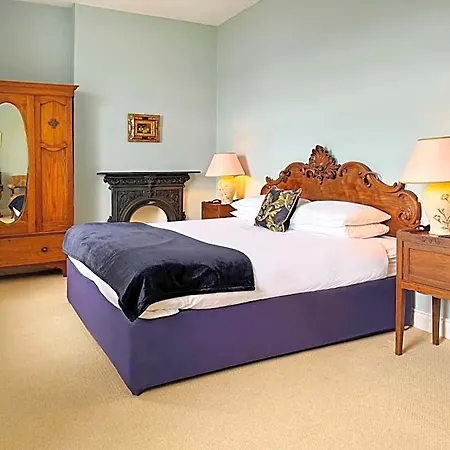 Stella Maris Shore House Hotel 4*